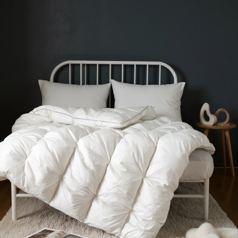 Discover How Hybrid Weighted Blankets Help You Sleep Better in 2025